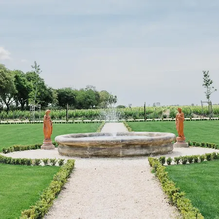 Дом отдыха Domaine Mas De Rey *